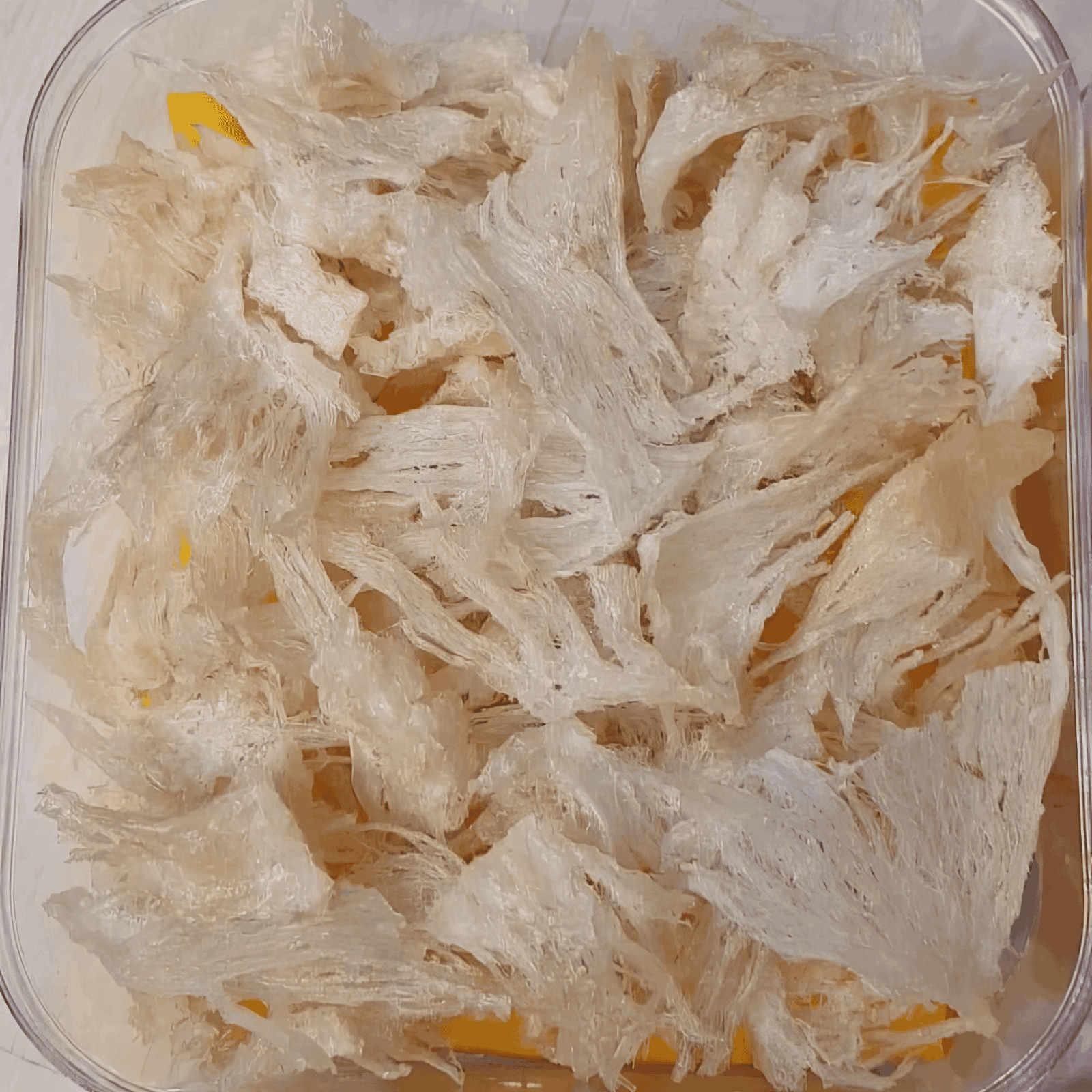 Picture of Chân Yến Rút Lông laying in a glass bowl